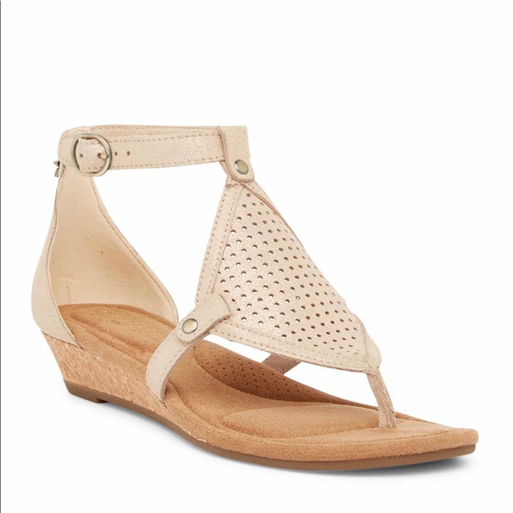 EUC Koolaburra by UGG Briona wedge sandals